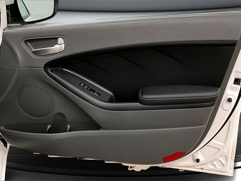 Used 2018 Kia Forte LX image 28