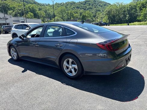 Used 2021 Hyundai Sonata SE w/ Cargo Package FWD image 3