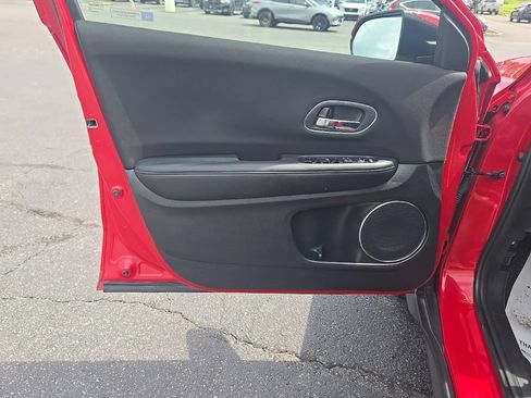Used 2018 Honda HR-V EX image 24
