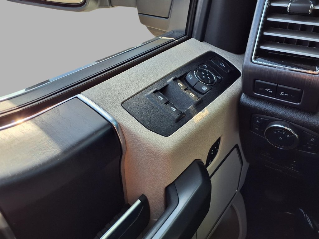 Used 2021 Ford F350 Limited AWD/4WD image 19