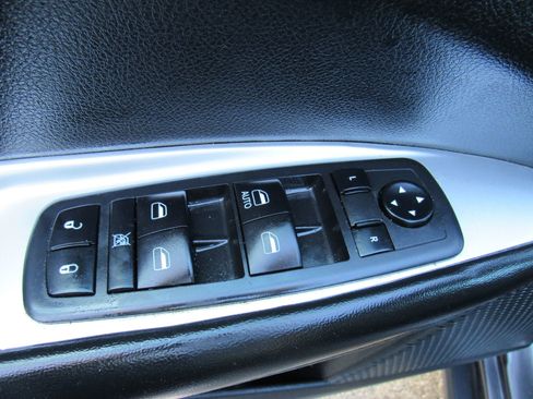 Used 2018 Dodge Journey SE w/ Popular Equipment Group image 12