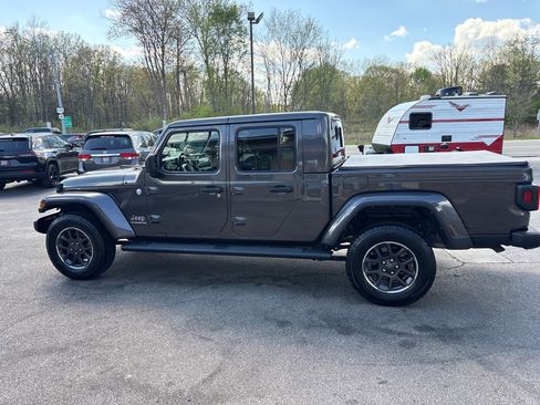 Used 2022 Jeep Gladiator Overland AWD/4WD image 4
