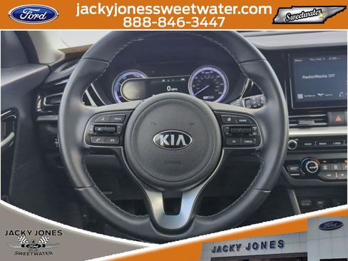 Used 2020 Kia Niro LXS image 14