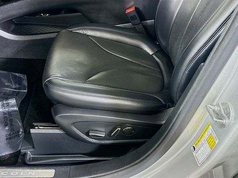 Used 2019 Lincoln Nautilus Reserve image 25