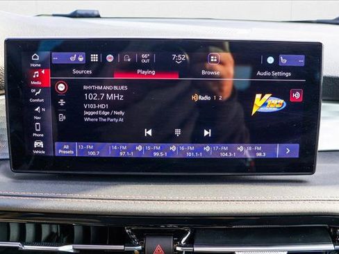 Used 2025 Alfa Romeo Tonale w/ Premium Package image 17