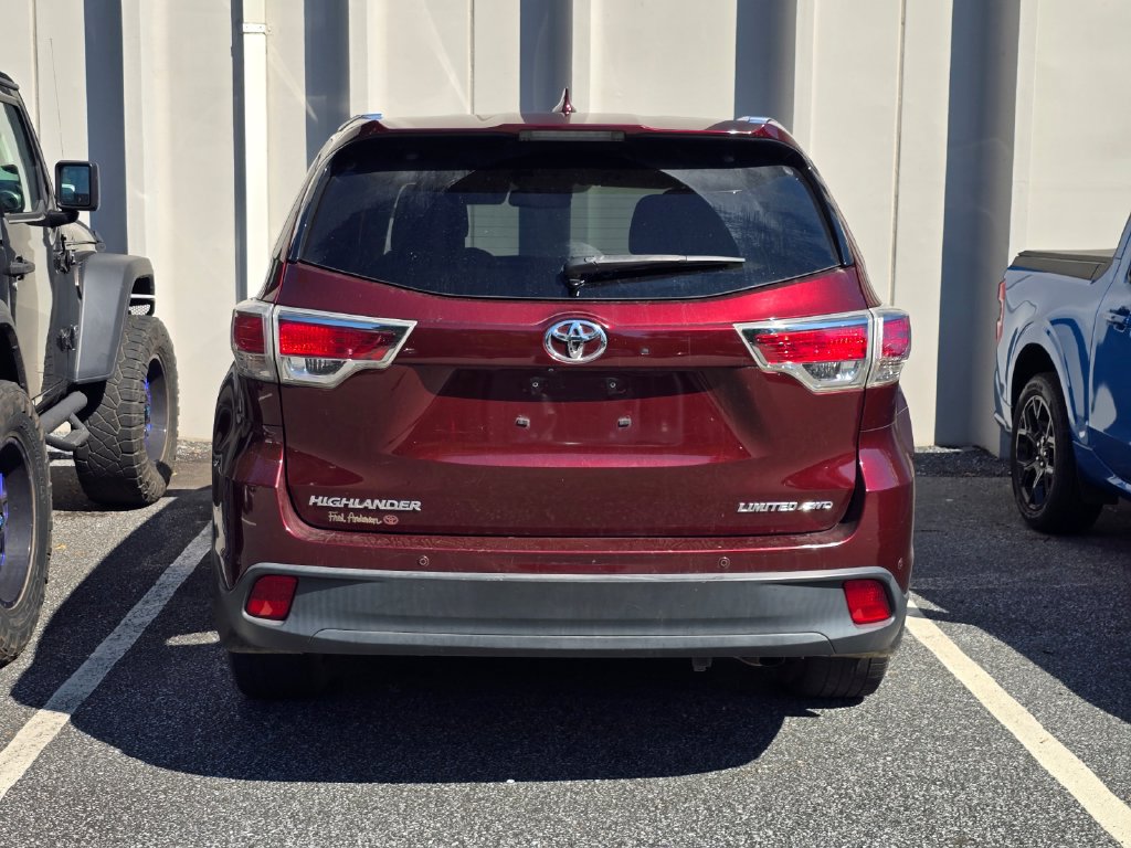 Used 2014 Toyota Highlander Limited Platinum AWD/4WD image 4