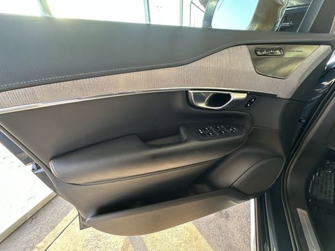 Used 2021 Volvo XC90 T8 Inscription w/ Advanced Package image 32