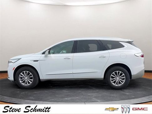 Used 2022 Buick Enclave Essence image 5
