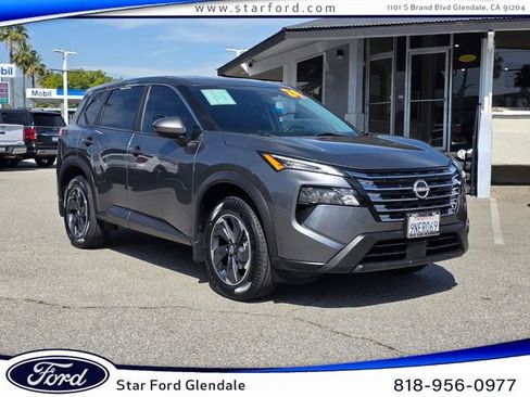 Used 2024 Nissan Rogue SV image 1