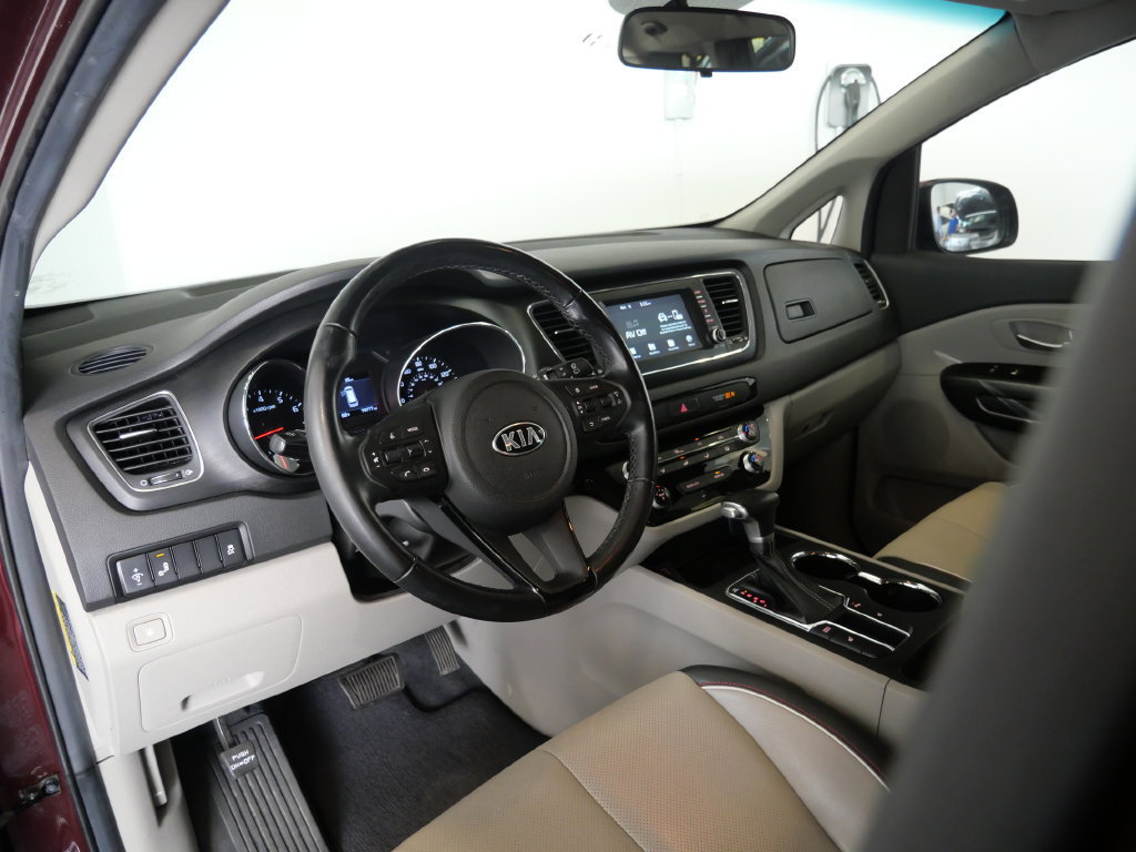 Used 2020 Kia Sedona EX FWD image 13