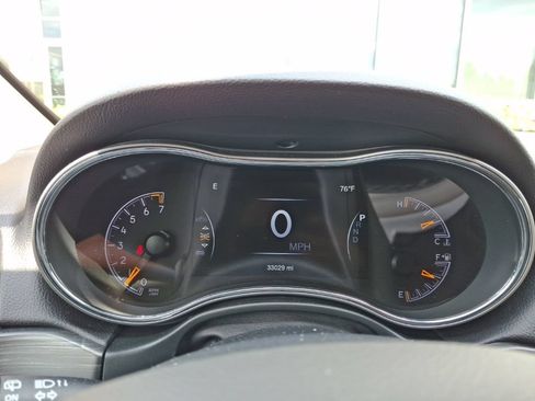 Used 2021 Jeep Grand Cherokee Limited AWD/4WD image 4