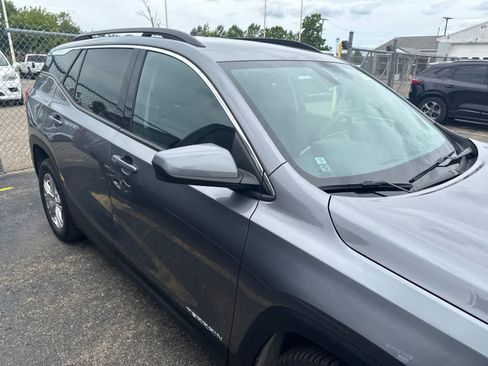 Used 2019 GMC Terrain SLE w/ Driver Convenience Package FWD image 7