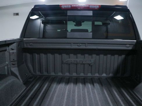 Used 2024 GMC Sierra 1500 AT4 w/ Technology Package AWD/4WD image 33