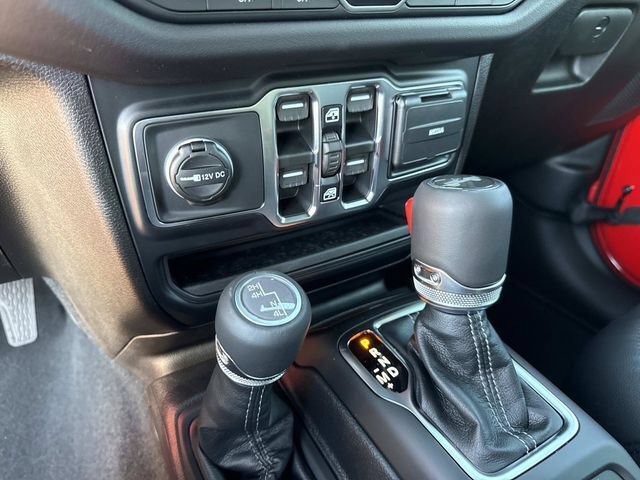 New 2026 Jeep Wrangler Unlimited Sahara w/ Whitecap Package AWD/4WD image 27