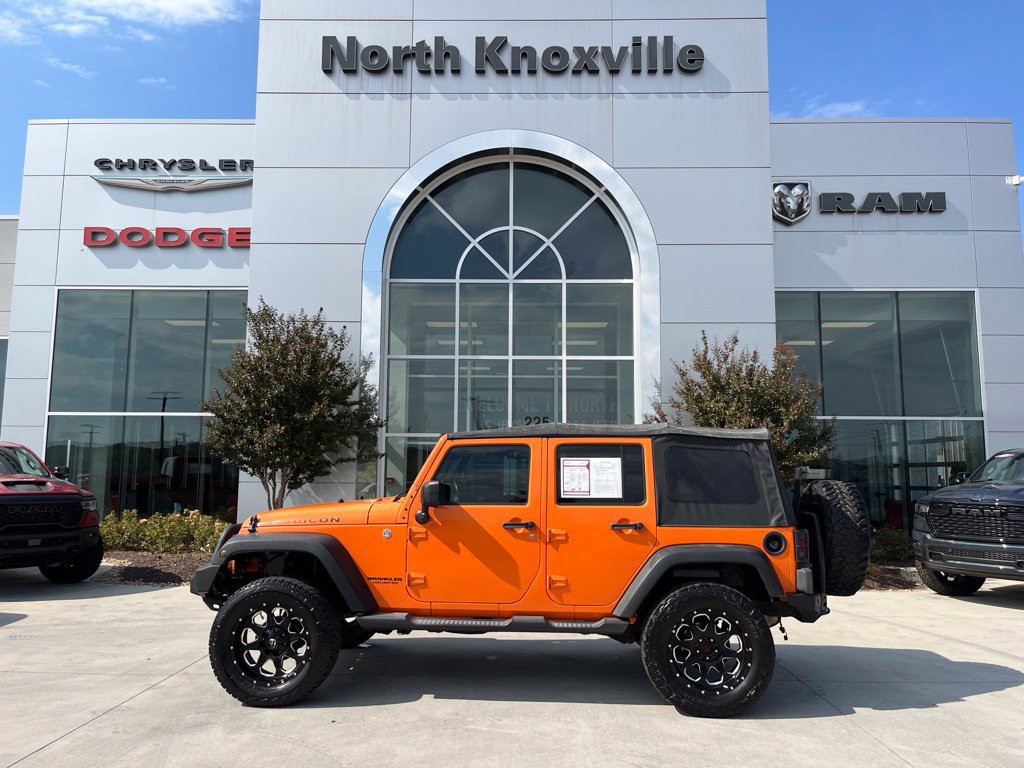 Used 2013 Jeep Wrangler Unlimited Rubicon w/ Connectivity Group AWD/4WD image 2