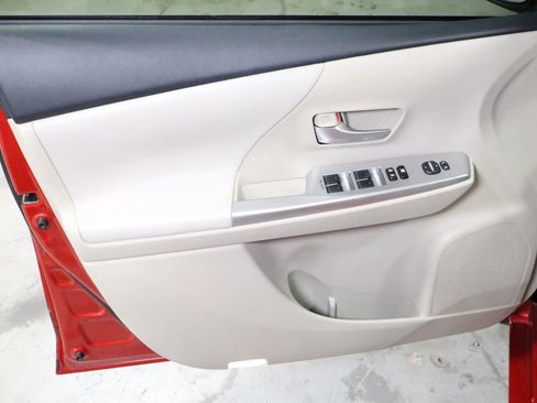 Used 2013 Toyota Prius V Five image 12