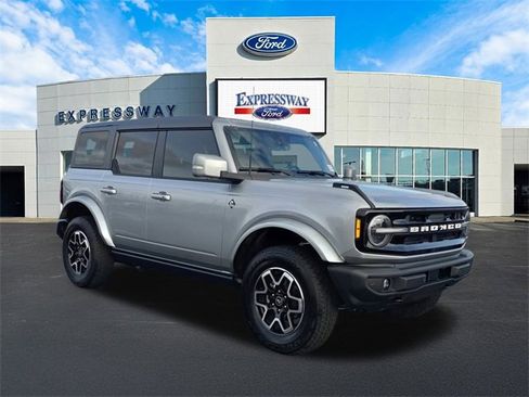 Used 2024 Ford Bronco Outer Banks image 4