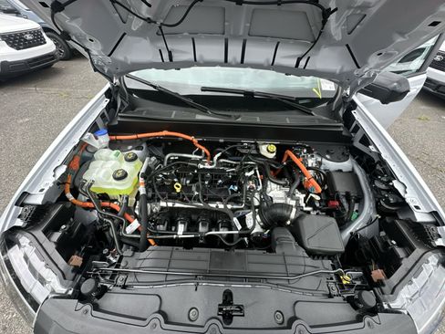 New 2026 Ford Maverick Lariat w/ 4K Tow Package AWD/4WD image 35