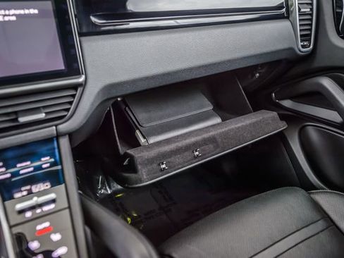 Used 2019 Porsche Cayenne image 35