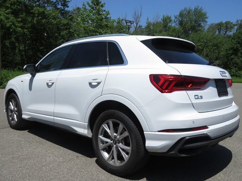 Used 2023 Audi Q3 2.0T Premium Plus w/ Premium Plus Package AWD/4WD image 7