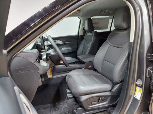 New 2026 Ford Explorer Active w/ Active Comfort Package image 3