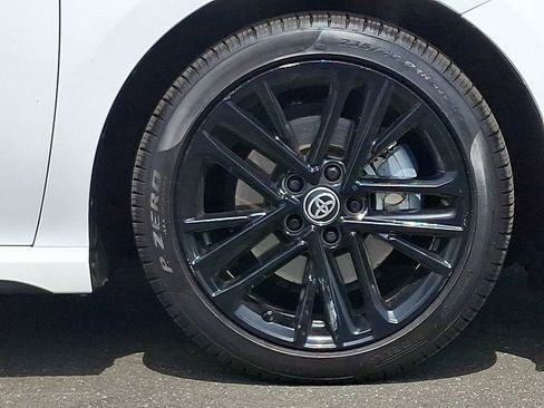 Used 2025 Toyota Camry SE w/ Convenience Package image 8