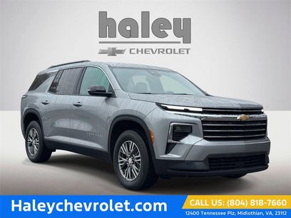 Used 2025 Chevrolet Traverse LT