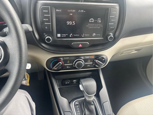 Used 2025 Kia Soul LX w/ LX Technology Package image 12