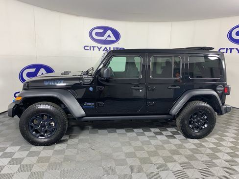 Used 2023 Jeep Wrangler Unlimited w/ Sun & Screen Package AWD/4WD image 5