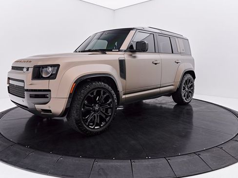 Used 2025 Land Rover Defender 110 AWD/4WD image 16