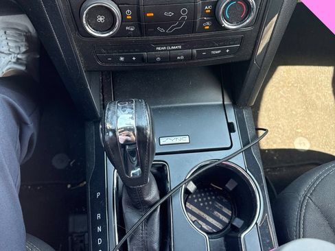 Used 2018 Ford Explorer XLT FWD image 13
