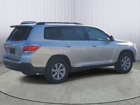 Used 2013 Toyota Highlander SE image 3