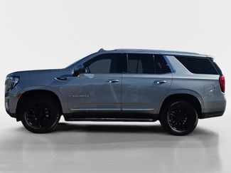 Used 2023 GMC Yukon SLT w/ SLT Luxury Package video 2