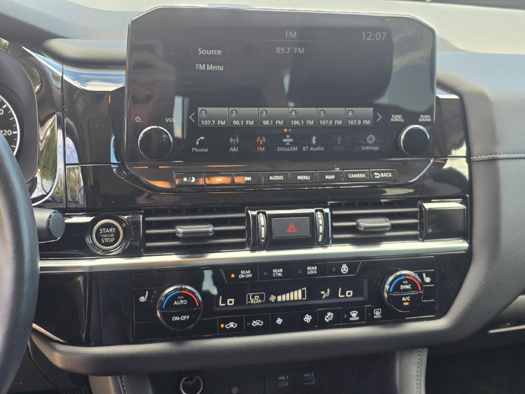 Used 2023 Nissan Pathfinder SL w/ SL Premium Package FWD image 17