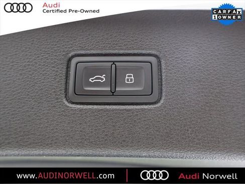 Certified 2025 Audi Q7 2.0T Premium w/ Convenience Package image 17