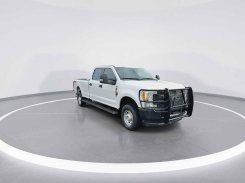 Used 2017 Ford F250 XL w/ Power Equipment Group image 2
