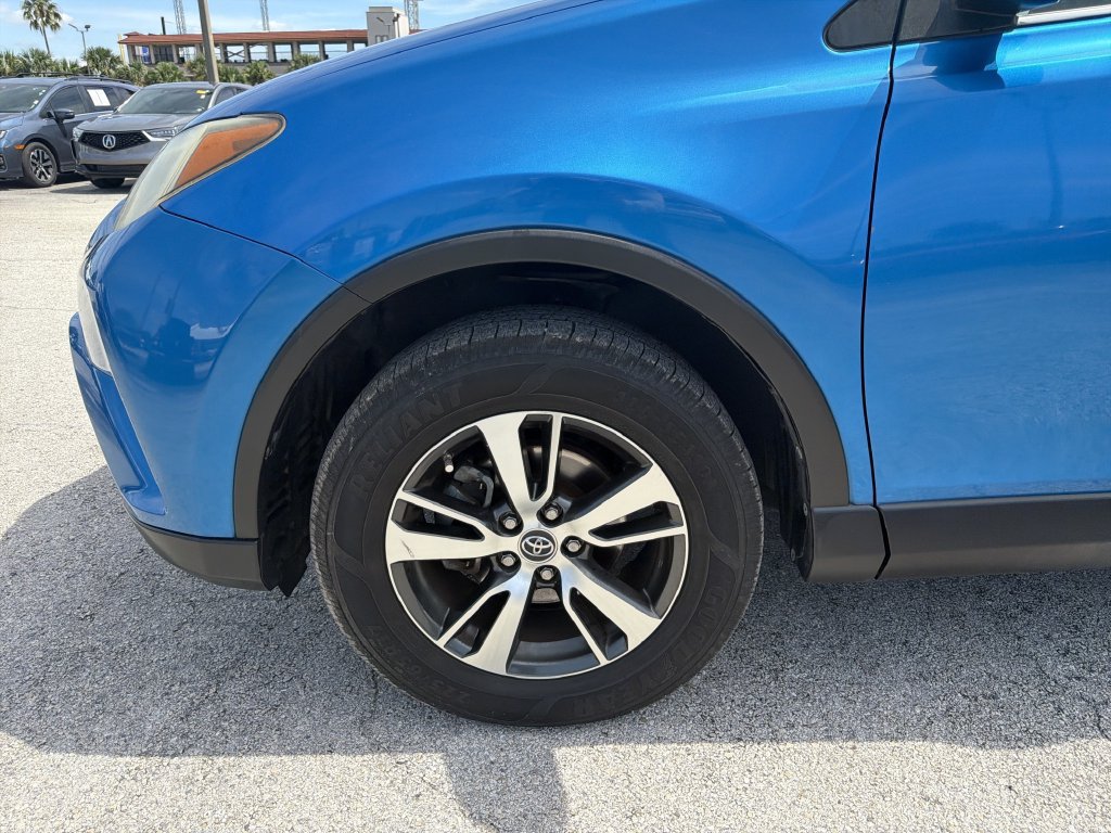 Used 2018 Toyota RAV4 XLE FWD image 35