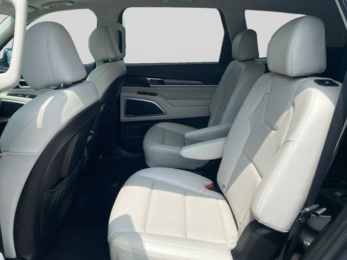 Used 2020 Kia Telluride S AWD/4WD image 19