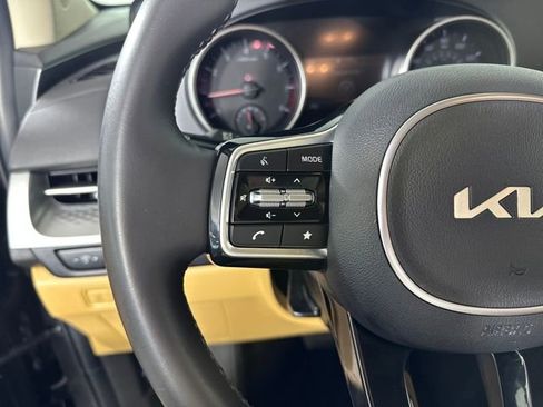 Used 2024 Kia Carnival LX image 15