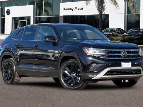 Used 2023 Volkswagen Atlas Cross Sport SE w/ Black Wheel Package image 2