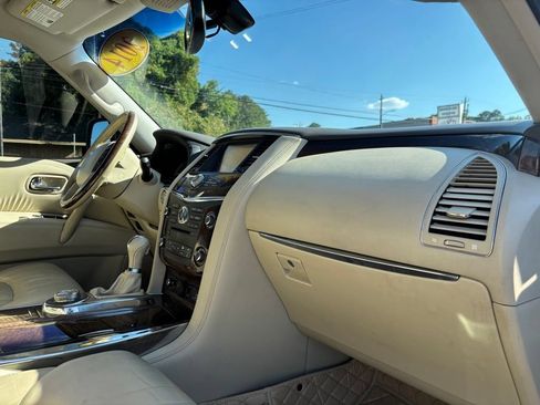 Used 2014 INFINITI QX80 4WD w/ Deluxe Touring Package image 29