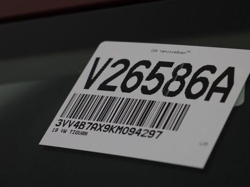 Used 2019 Volkswagen Tiguan SEL Premium image 26