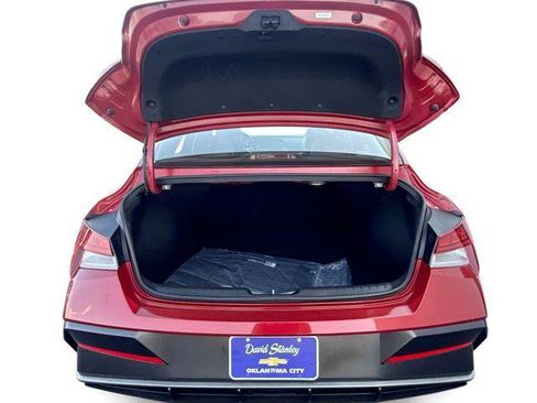 Used 2025 Hyundai Elantra Limited FWD image 26
