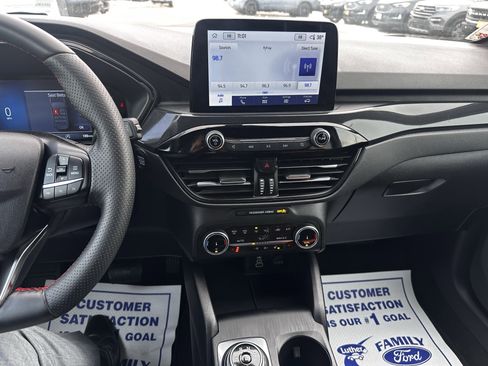 Certified 2025 Ford Escape ST-Line Select image 10