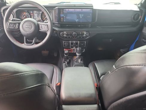 Used 2024 Jeep Wrangler Unlimited Rubicon AWD/4WD image 15
