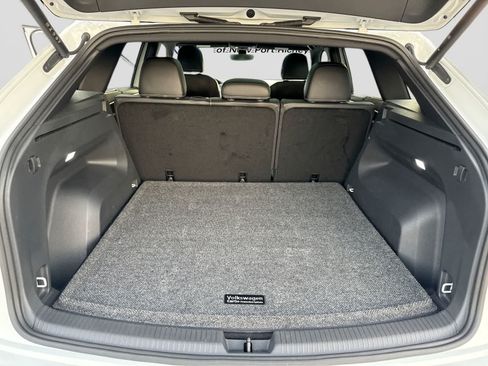 Used 2024 Volkswagen Atlas Cross Sport SE w/ Panoramic Sunroof Package FWD image 41