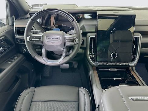 Used 2026 GMC Yukon Denali w/ Denali Reserve Package AWD/4WD image 16