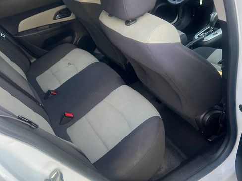 Used 2014 Chevrolet Cruze LS FWD image 8