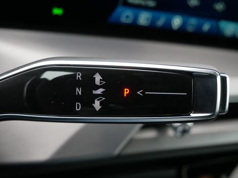 Used 2026 Cadillac Vistiq Luxury image 22