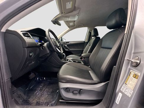 Used 2022 Volkswagen Tiguan SE image 13